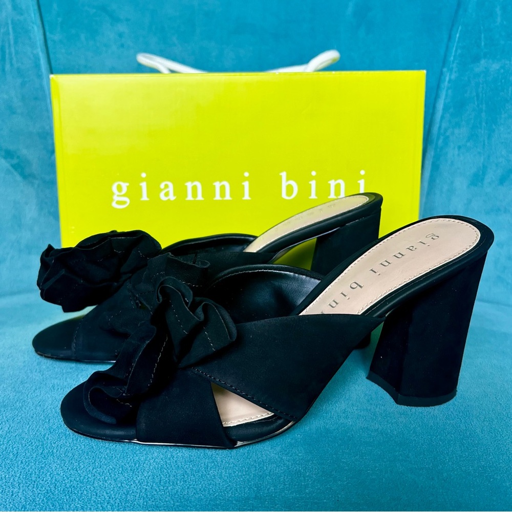 Gianni Bini Black Women's Sandals with Bow Detail